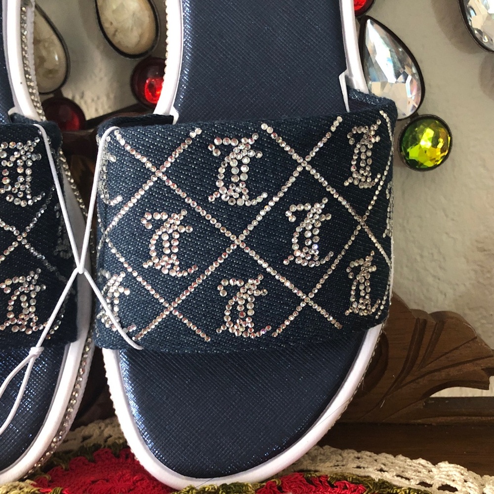 NWT Juicy Couture Navy w/Silver Embellishments Sandals - Size 7